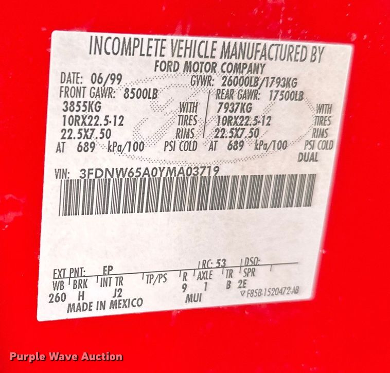 image for item EU6441 2000 Ford F650 Super Duty XL flatbed truck