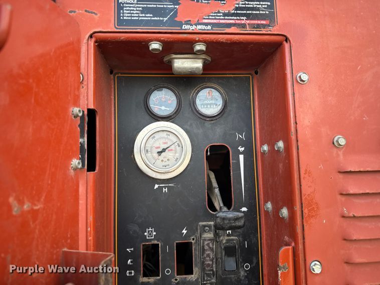 image for item EU6442 2011 Ford F750 Super Duty XL vacuum truck