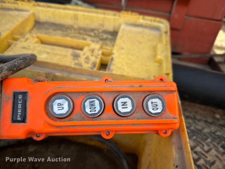 image for item EU6442 2011 Ford F750 Super Duty XL vacuum truck