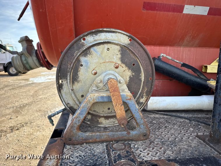 image for item EU6442 2011 Ford F750 Super Duty XL vacuum truck