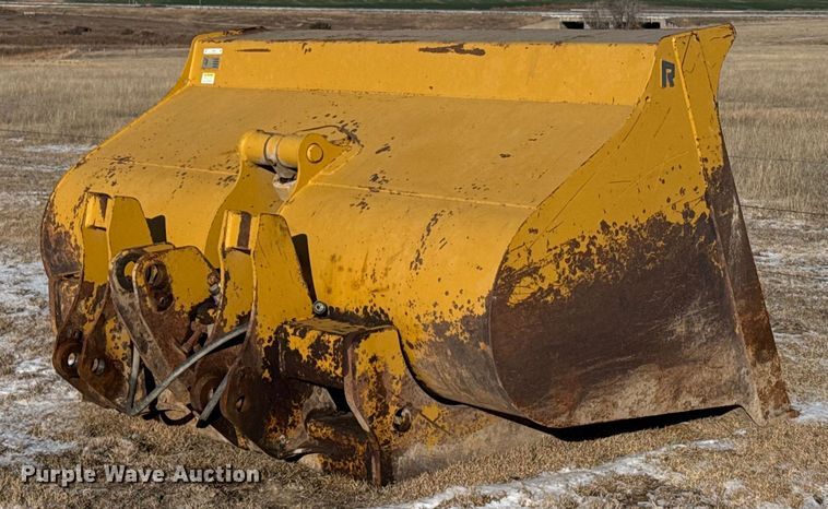 image for item EU6454 Rockland RL-950H roll out bucket