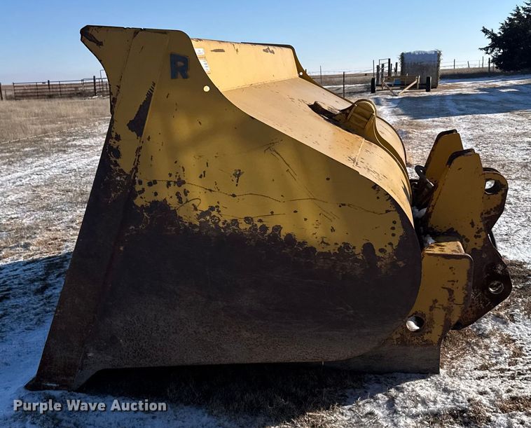 image for item EU6454 Rockland RL-950H roll out bucket