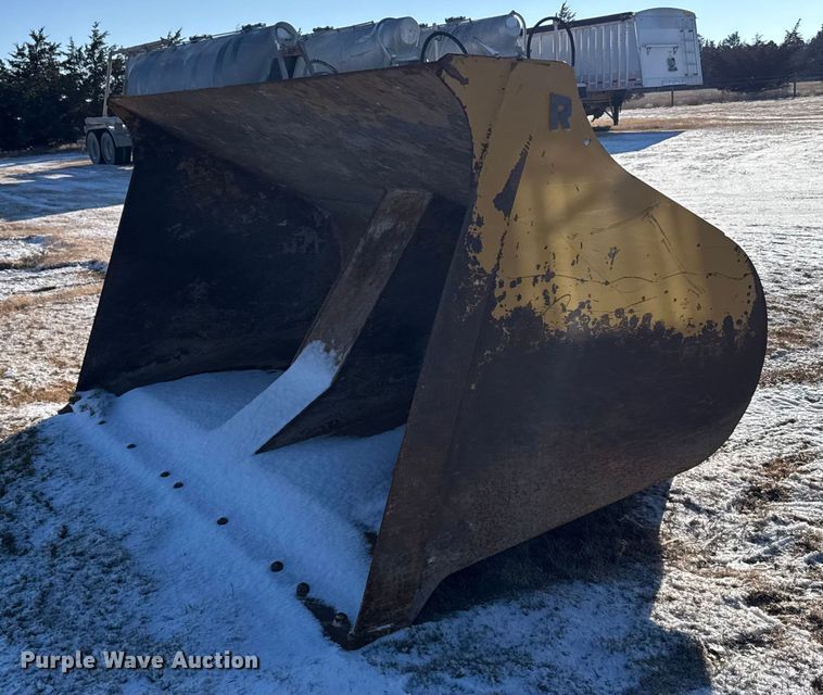 image for item EU6454 Rockland RL-950H roll out bucket