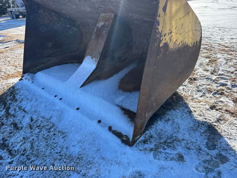 image for item EU6454 Rockland RL-950H roll out bucket