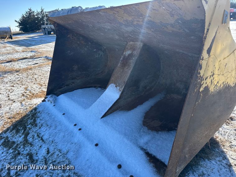 image for item EU6454 Rockland RL-950H roll out bucket