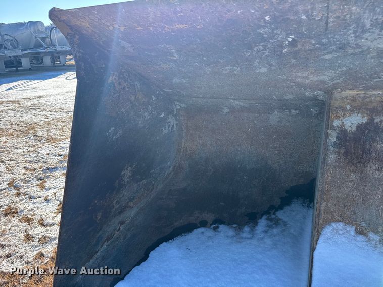 image for item EU6454 Rockland RL-950H roll out bucket