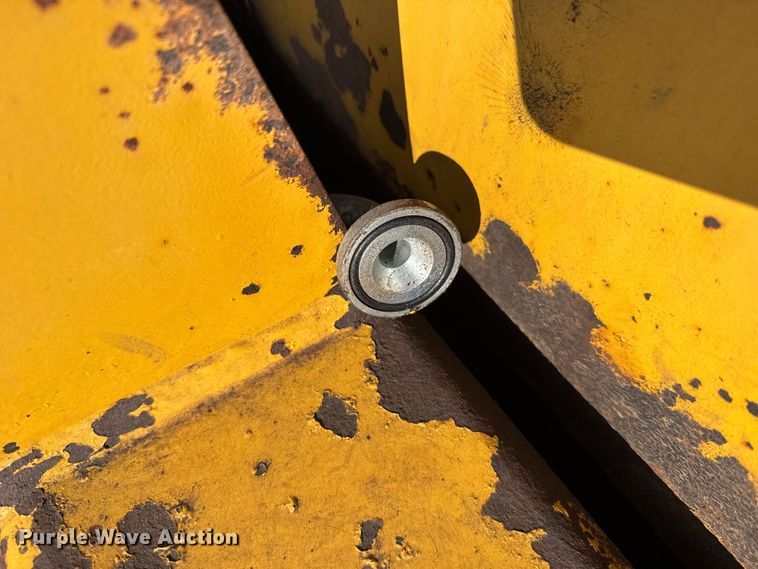 image for item EU6454 Rockland RL-950H roll out bucket