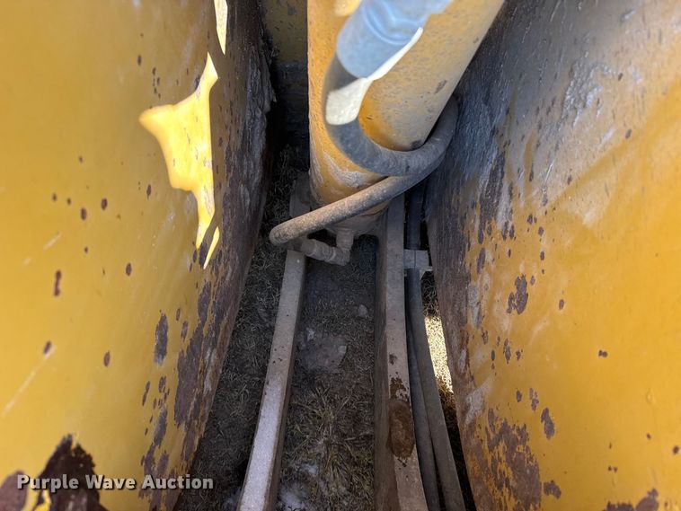 image for item EU6454 Rockland RL-950H roll out bucket