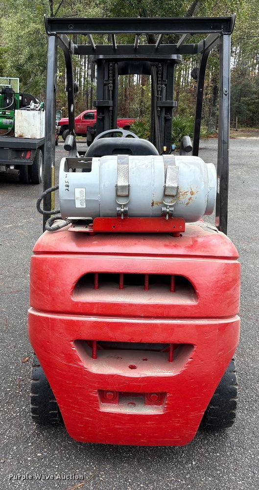 image for item EU7096 Clark C25 forklift