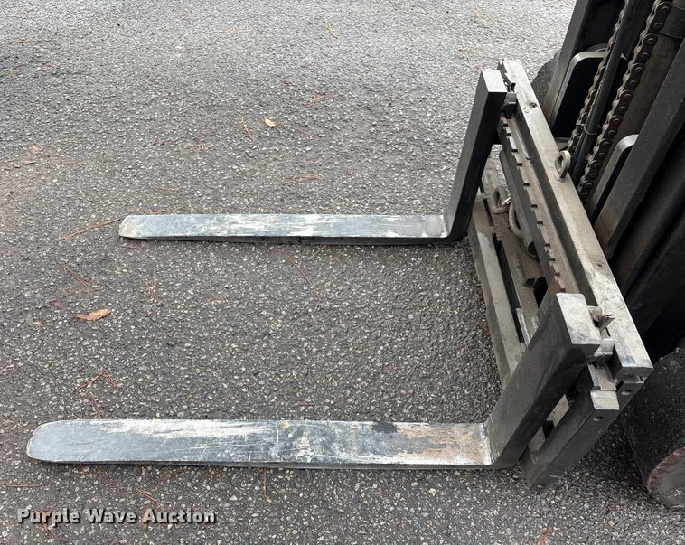 image for item EU7096 Clark C25 forklift