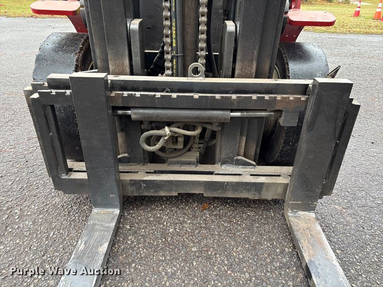 image for item EU7096 Clark C25 forklift