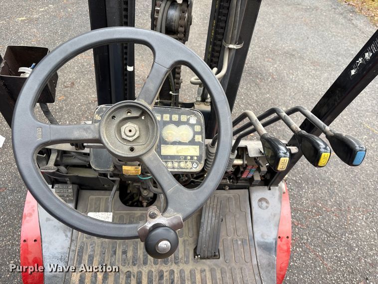 image for item EU7096 Clark C25 forklift