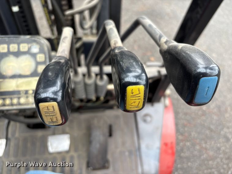 image for item EU7096 Clark C25 forklift