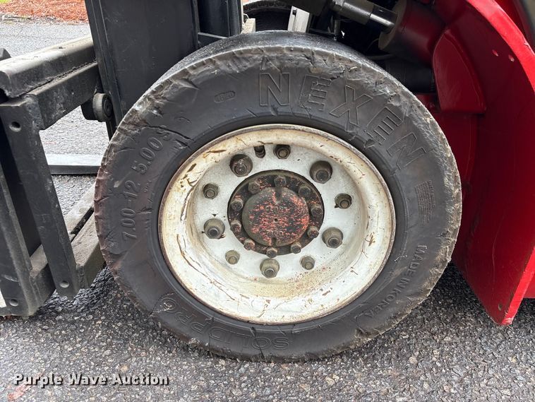 image for item EU7096 Clark C25 forklift