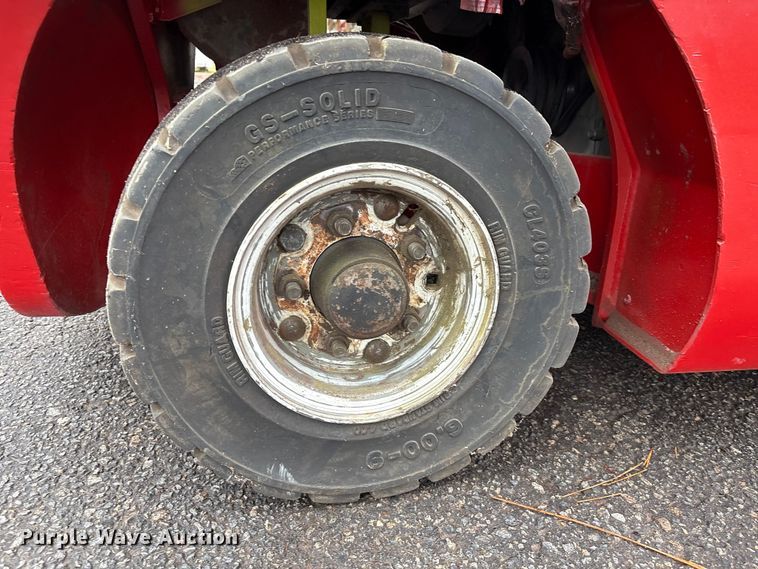 image for item EU7096 Clark C25 forklift