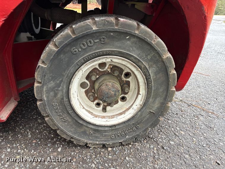 image for item EU7096 Clark C25 forklift