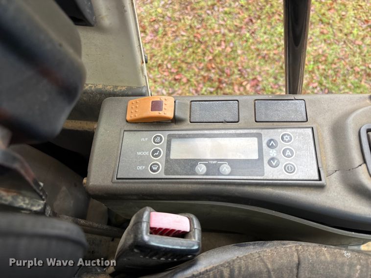 image for item EU7097 LinkBelt 350X2 long reach excavator