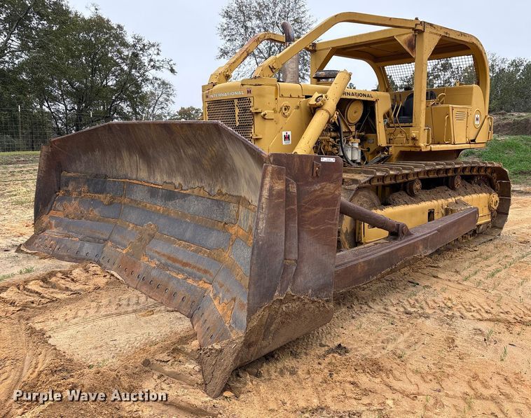 image for item EU7098 1979 International TD25E dozer