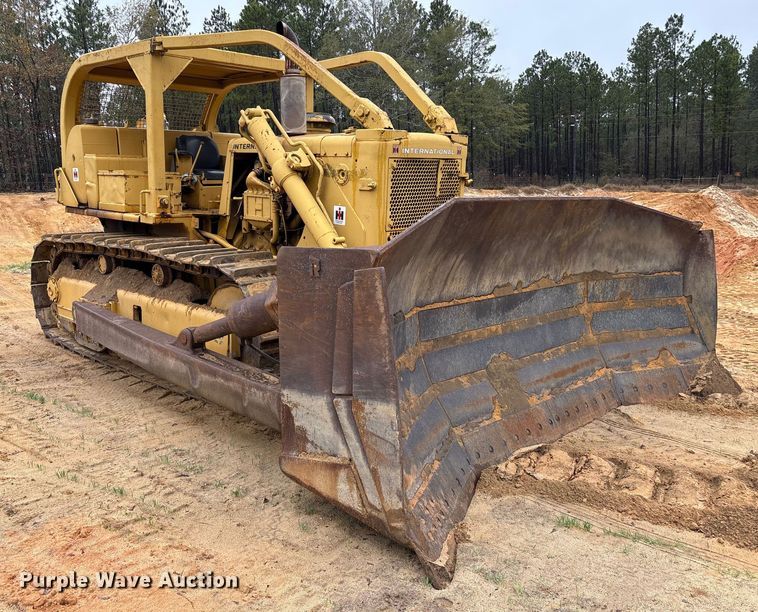 image for item EU7098 1979 International TD25E dozer