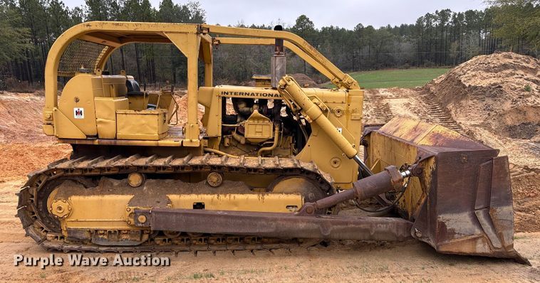 image for item EU7098 1979 International TD25E dozer