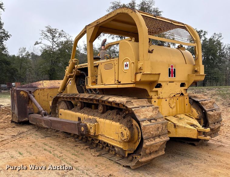 image for item EU7098 1979 International TD25E dozer