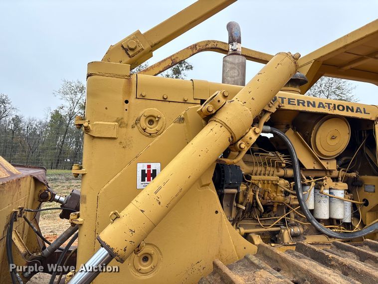 image for item EU7098 1979 International TD25E dozer
