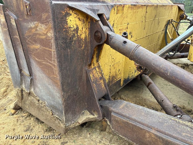 image for item EU7098 1979 International TD25E dozer