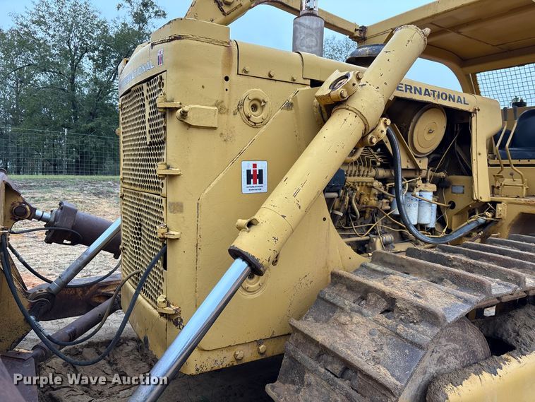 image for item EU7098 1979 International TD25E dozer