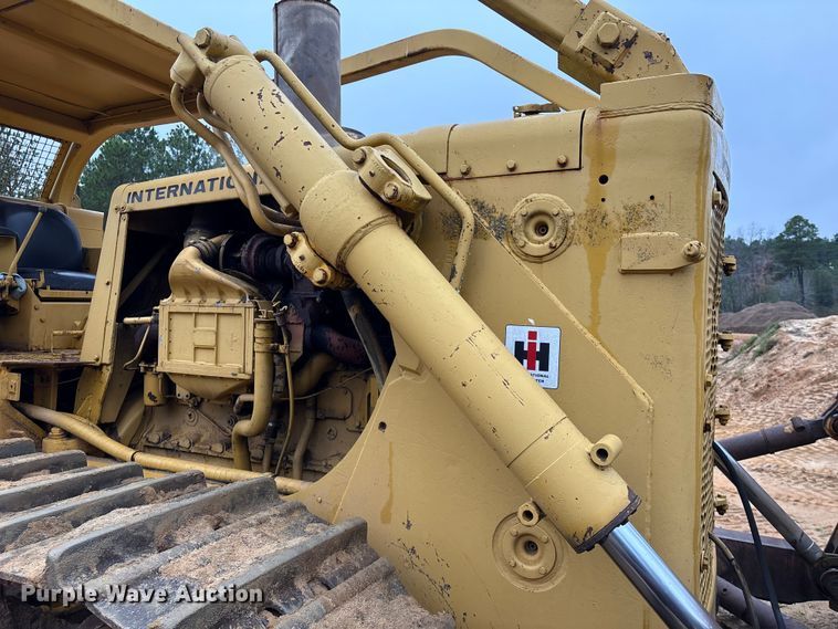 image for item EU7098 1979 International TD25E dozer