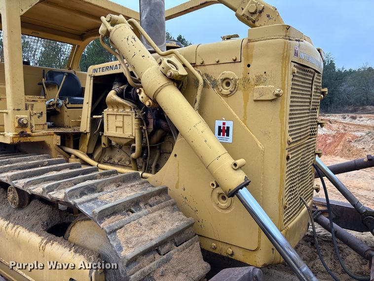 image for item EU7098 1979 International TD25E dozer