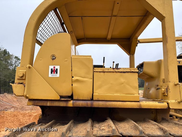 image for item EU7098 1979 International TD25E dozer