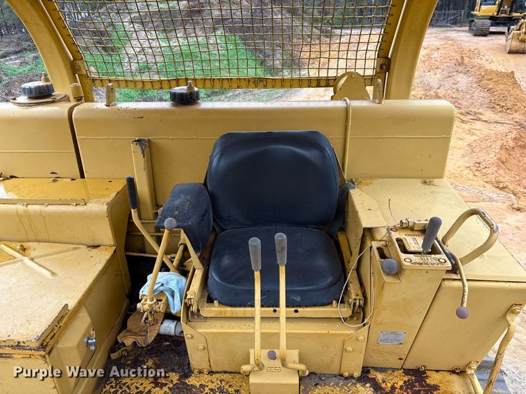 image for item EU7098 1979 International TD25E dozer