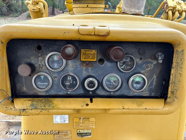 image for item EU7098 1979 International TD25E dozer