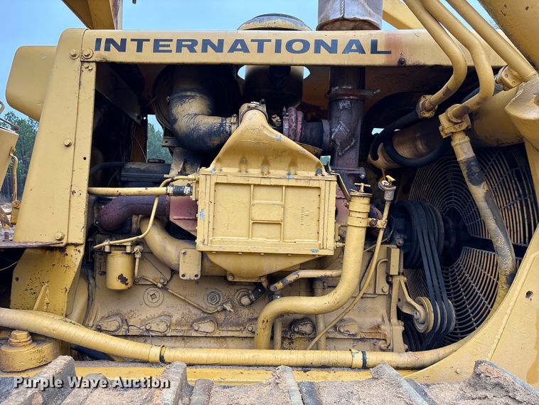 image for item EU7098 1979 International TD25E dozer