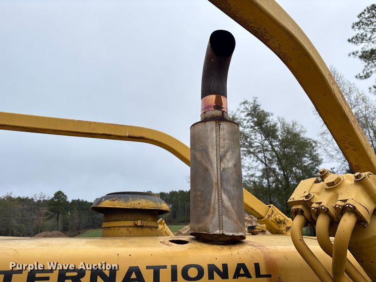 image for item EU7098 1979 International TD25E dozer