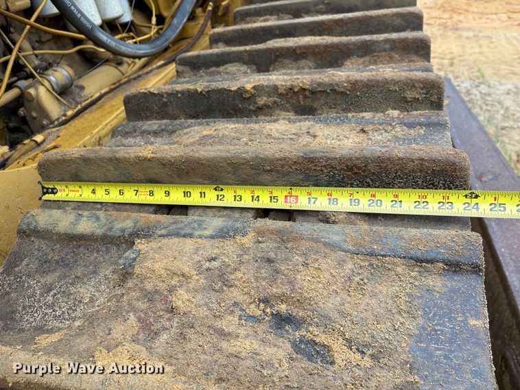 image for item EU7098 1979 International TD25E dozer