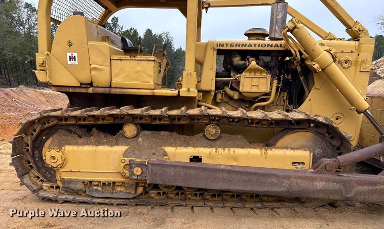 image for item EU7098 1979 International TD25E dozer