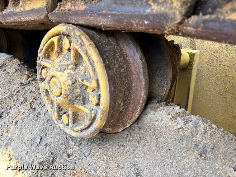 image for item EU7098 1979 International TD25E dozer