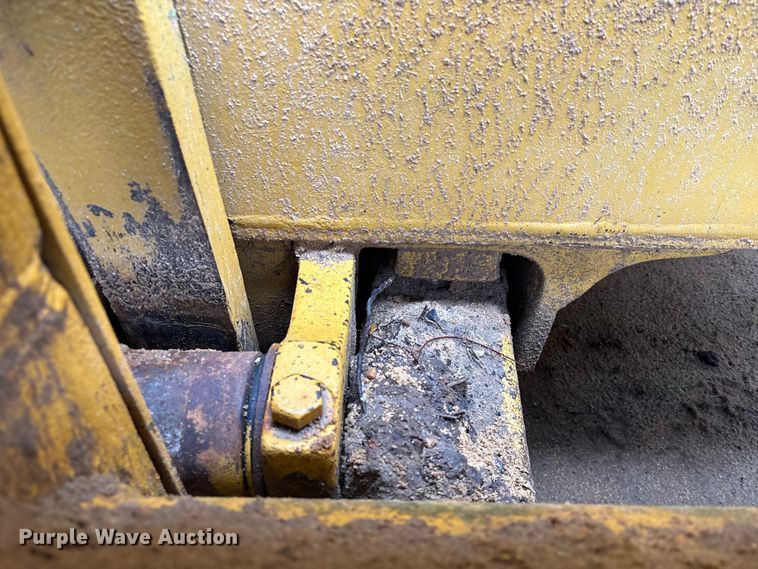 image for item EU7098 1979 International TD25E dozer