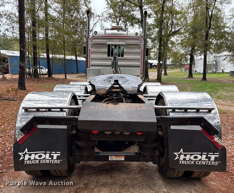 image for item EU7099 2014 Kenworth W900 semi truck