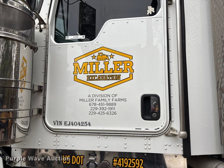 image for item EU7099 2014 Kenworth W900 semi truck