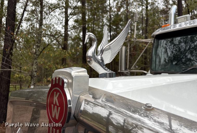 image for item EU7099 2014 Kenworth W900 semi truck