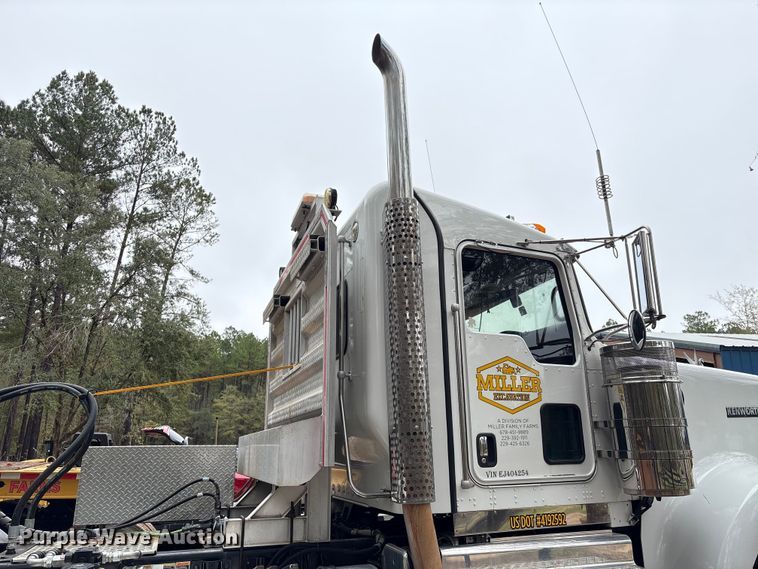 image for item EU7099 2014 Kenworth W900 semi truck