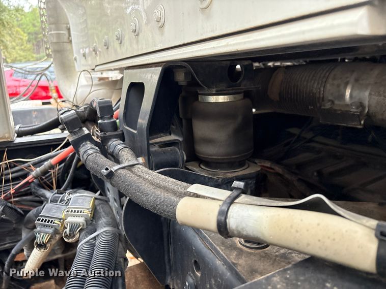 image for item EU7099 2014 Kenworth W900 semi truck