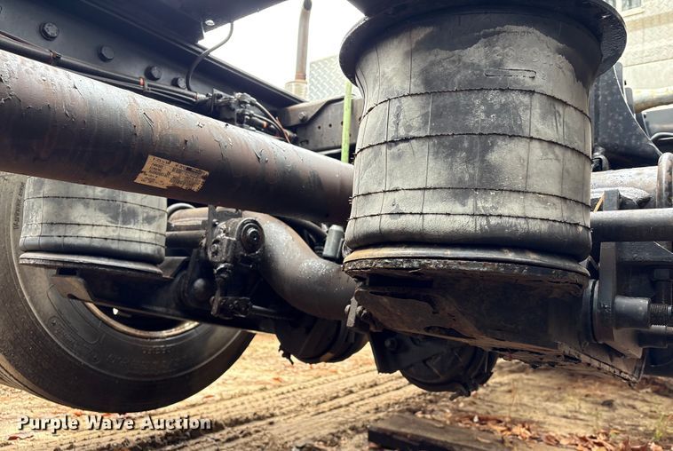 image for item EU7099 2014 Kenworth W900 semi truck