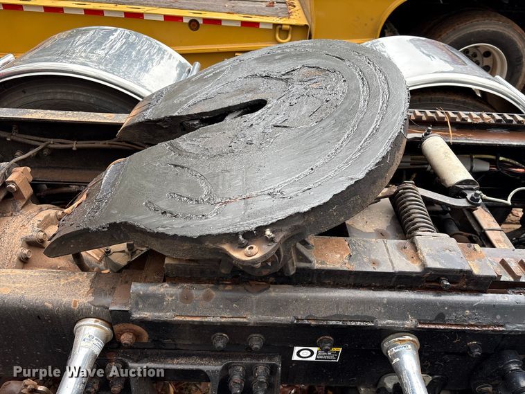 image for item EU7099 2014 Kenworth W900 semi truck