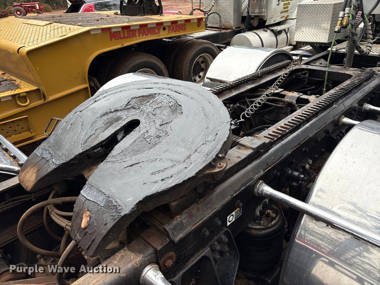 image for item EU7099 2014 Kenworth W900 semi truck