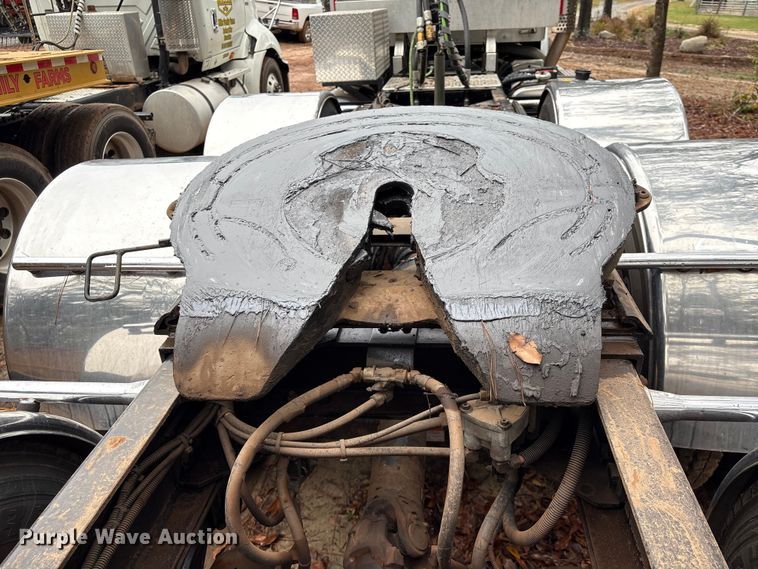 image for item EU7099 2014 Kenworth W900 semi truck