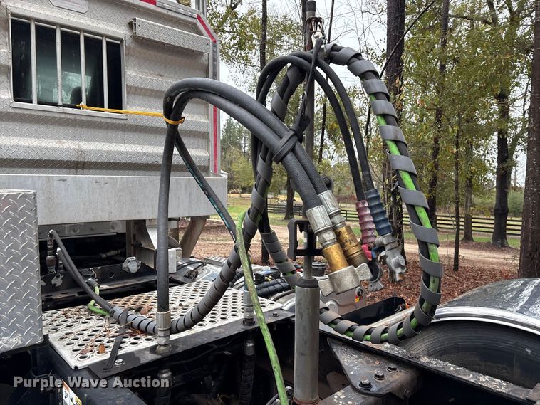 image for item EU7099 2014 Kenworth W900 semi truck