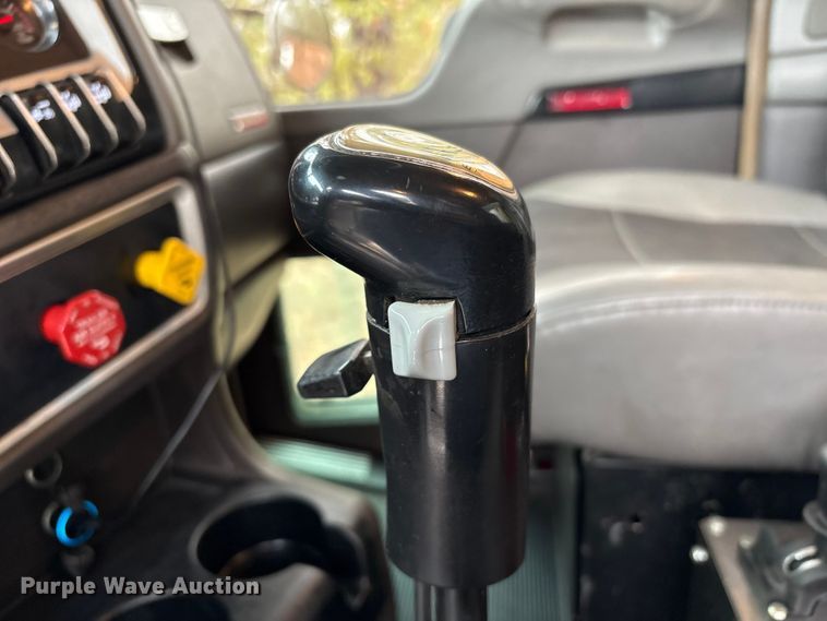 image for item EU7099 2014 Kenworth W900 semi truck